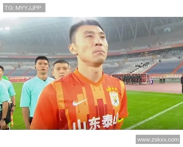 贾德松精彩表现成功封堵山东泰山进攻展现防守实力与团队协作精神