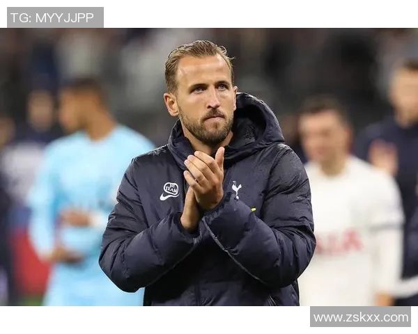 凯恩进球助力球队逆转胜利展现超级前锋风采与比赛关键时刻的决策能力